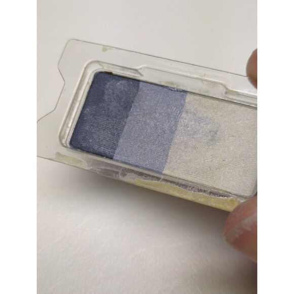 Aveda Petal Essence Eye Color Eye Shadow Trio in Azure Rain 998 Smudged - Picture 4 of 4